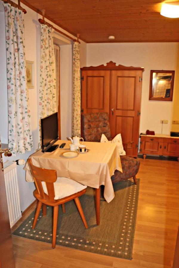 Appartementhaus Elisabeth Winklhofer Bad Fussing Ruang foto