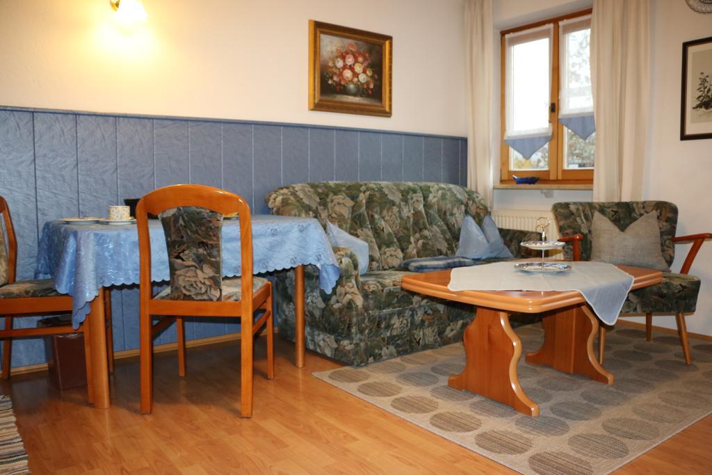 Appartementhaus Elisabeth Winklhofer Bad Fussing Ruang foto